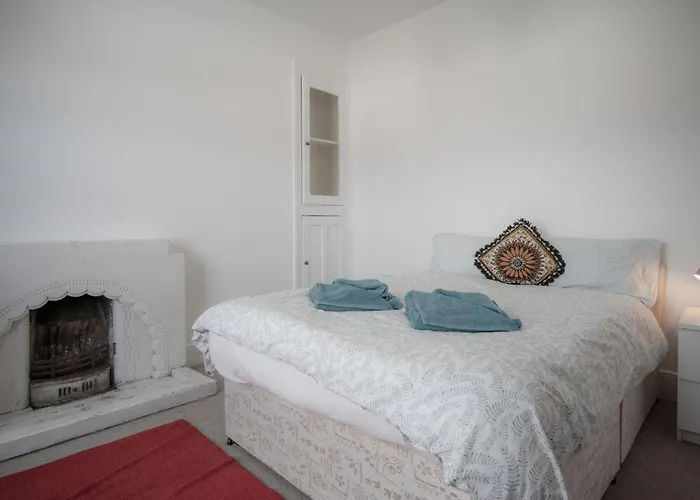 Ty Golau - 3 Bed Holiday Home - Pembroke