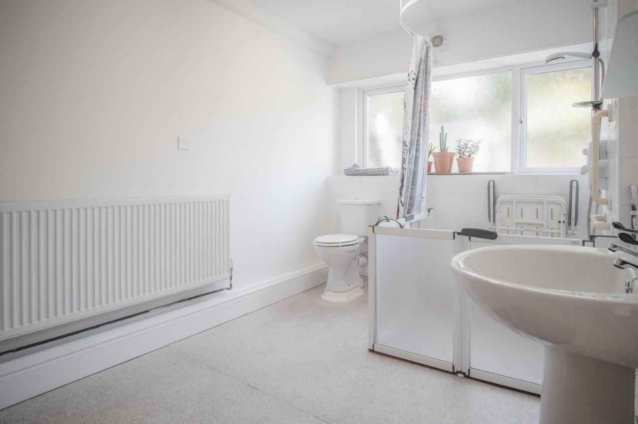 Ty Golau - 3 Bed - *