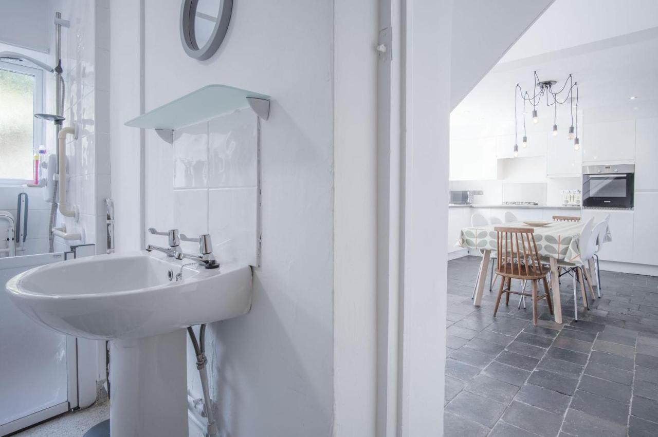 Ty Golau - 3 Bed - *