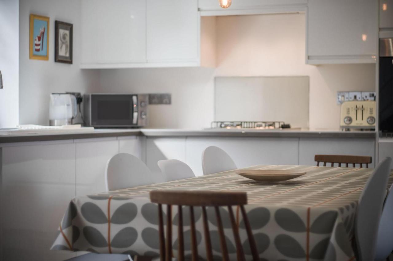 Ty Golau - 3 Bed - *
